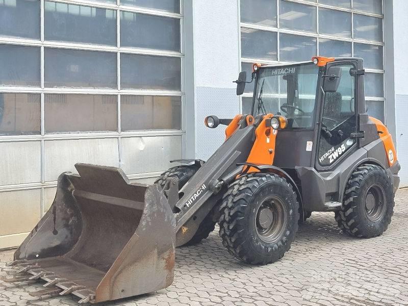 Hitachi ZW 95-6 Liukuohjatut kuormaajat
