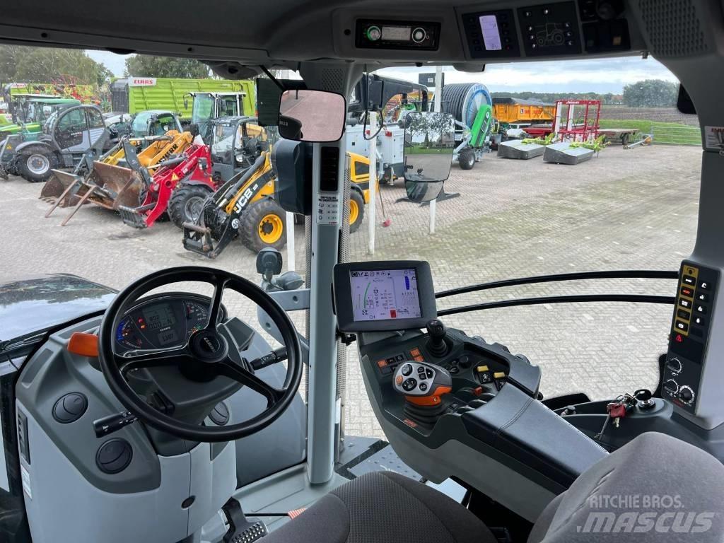 CLAAS Axion 830 Traktorit