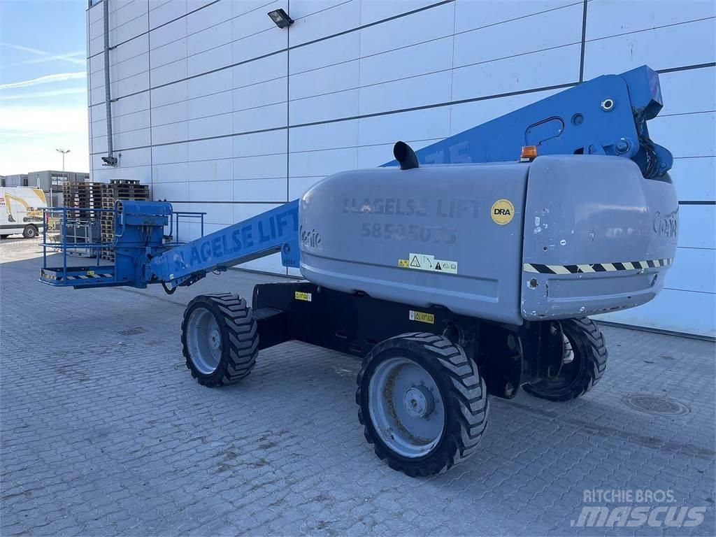Genie S-60HC Kuukulkijat