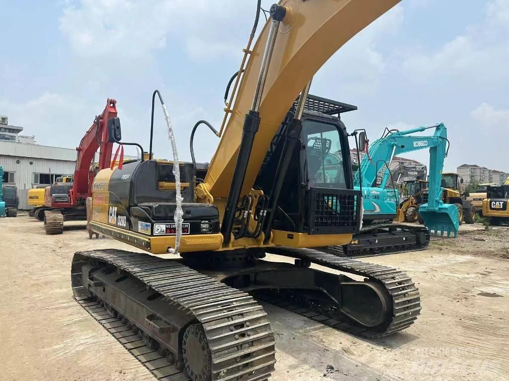 CAT 320 D Telakaivukoneet