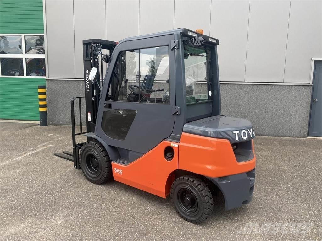 Toyota 52-8FDF25 Dieseltrukit