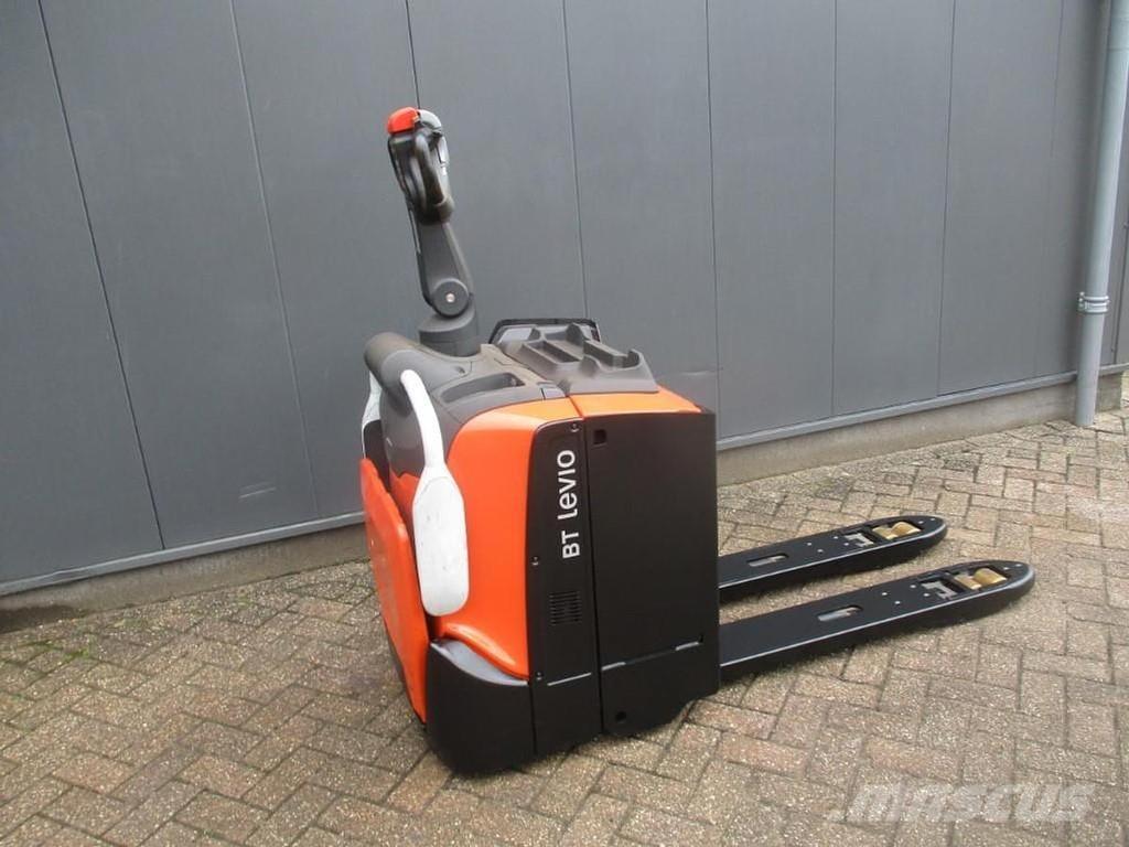 BT LPE 200 Lavansiirtotrukit ajotasolla