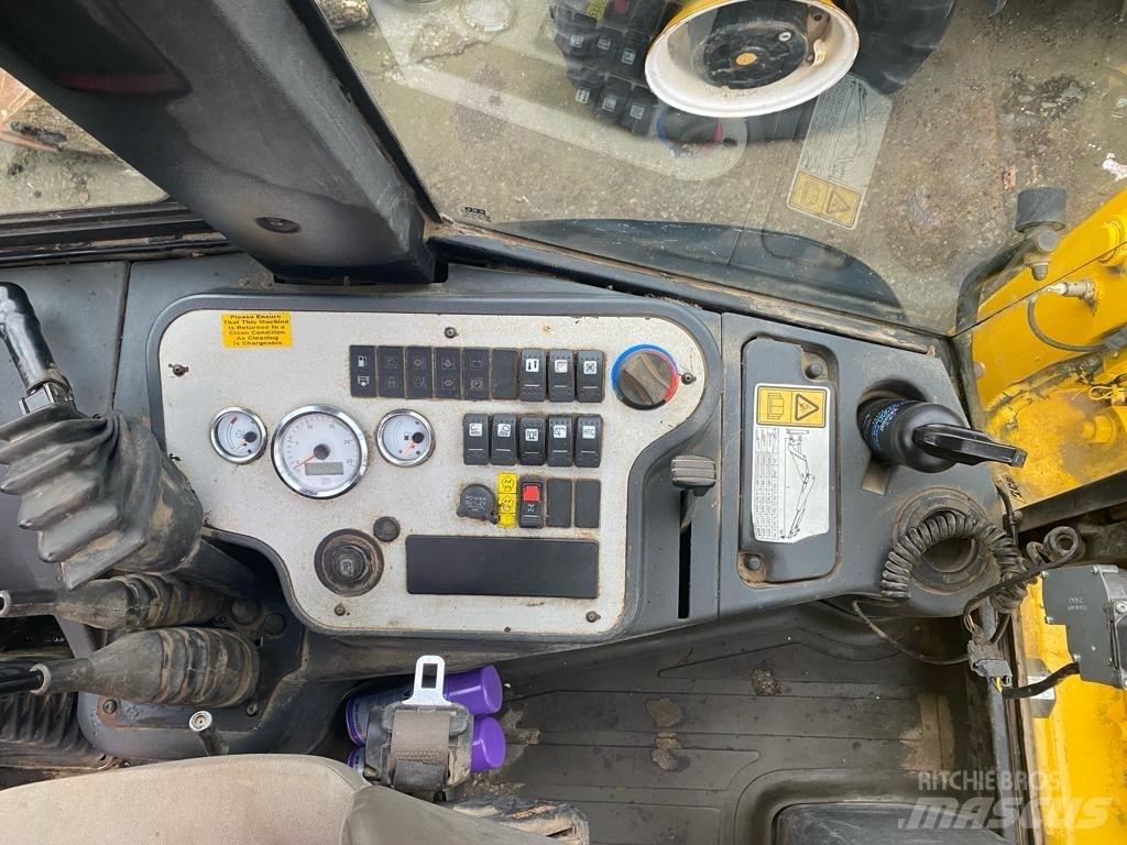 JCB 2 CX Kaivurikuormaajat