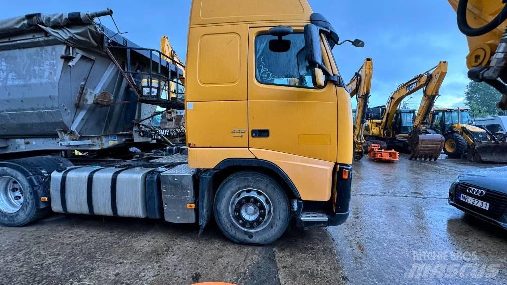 Volvo FH Vetopöytäautot