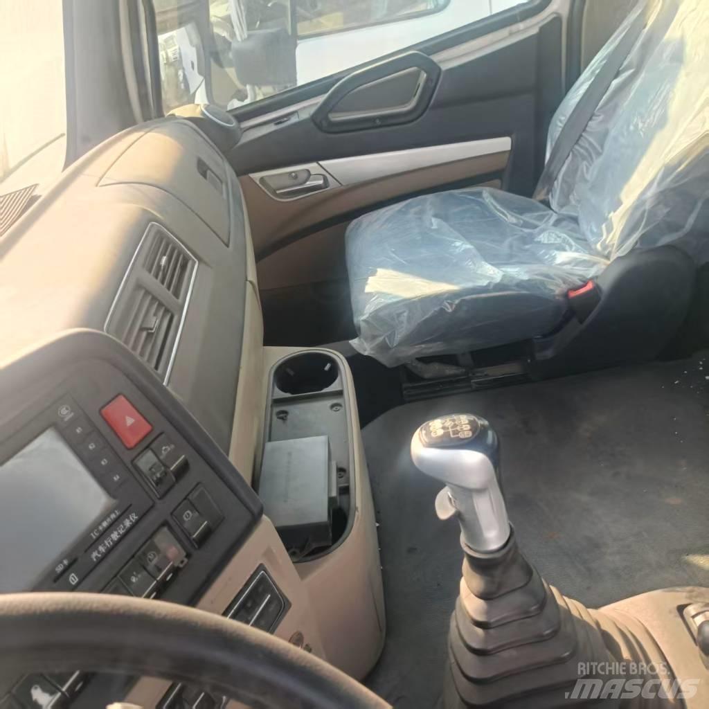 Howo Haohan 371 6X4 Vetopöytäautot