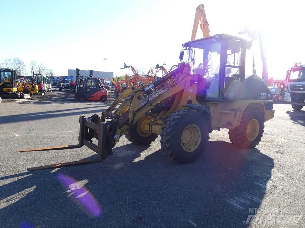 CAT 908 Pyöräkuormaajat