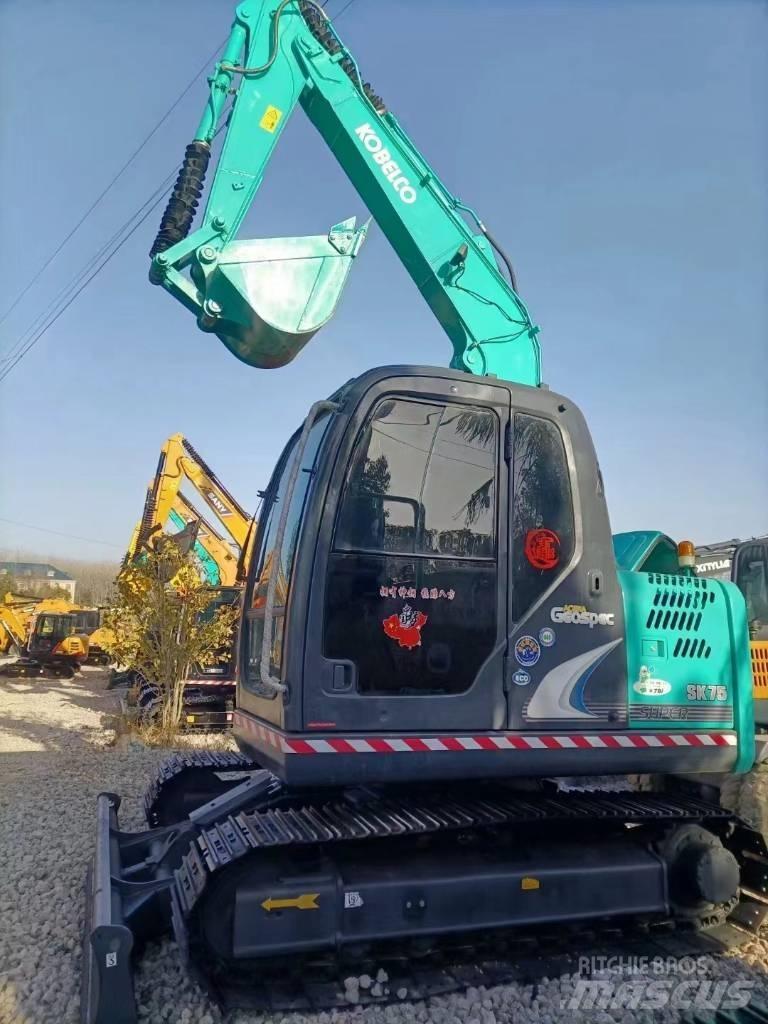 Kobelco SK 75 Midikaivukoneet 7t - 12t