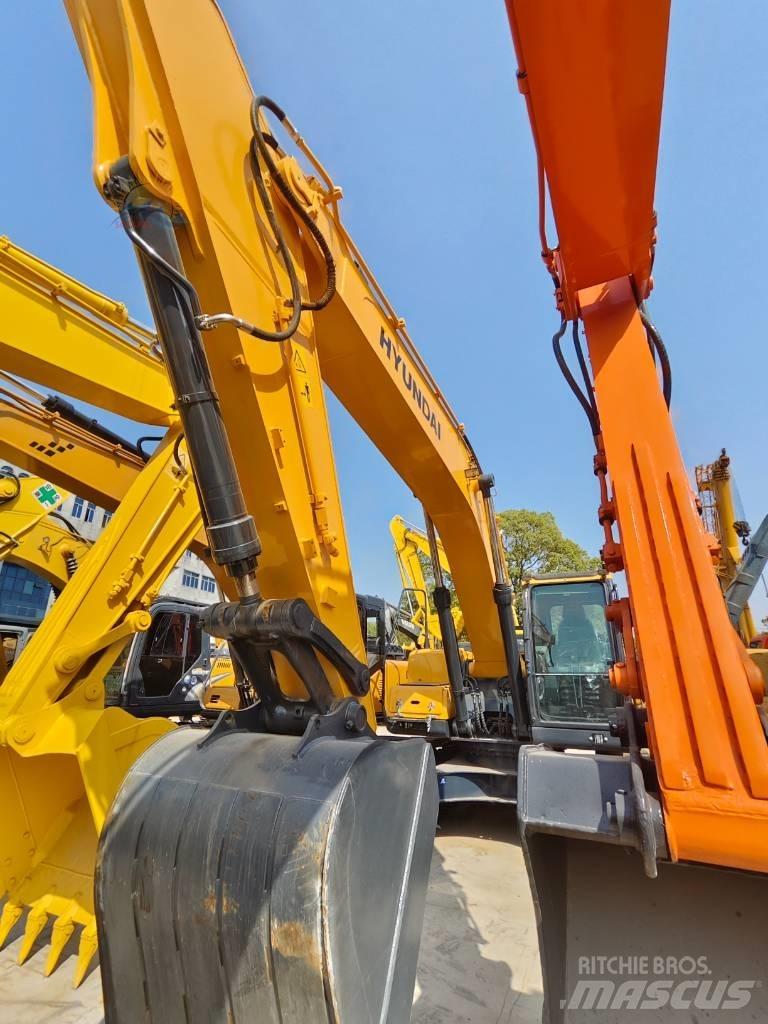 Hyundai R220LC-9S Telakaivukoneet