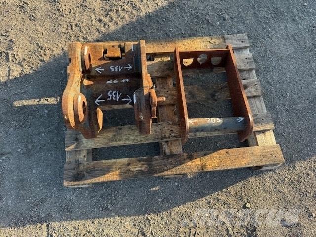 JCB QUICK COUPLERS Pikakytkimet
