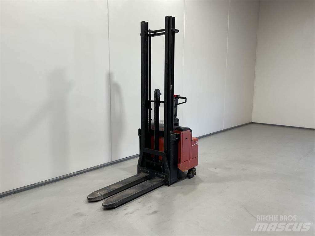 BT LSV 1250/11 Ajettavat pinoamisvaunut
