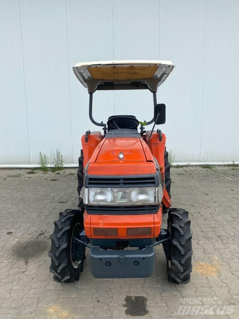Kubota GL241 Taajamatraktorit