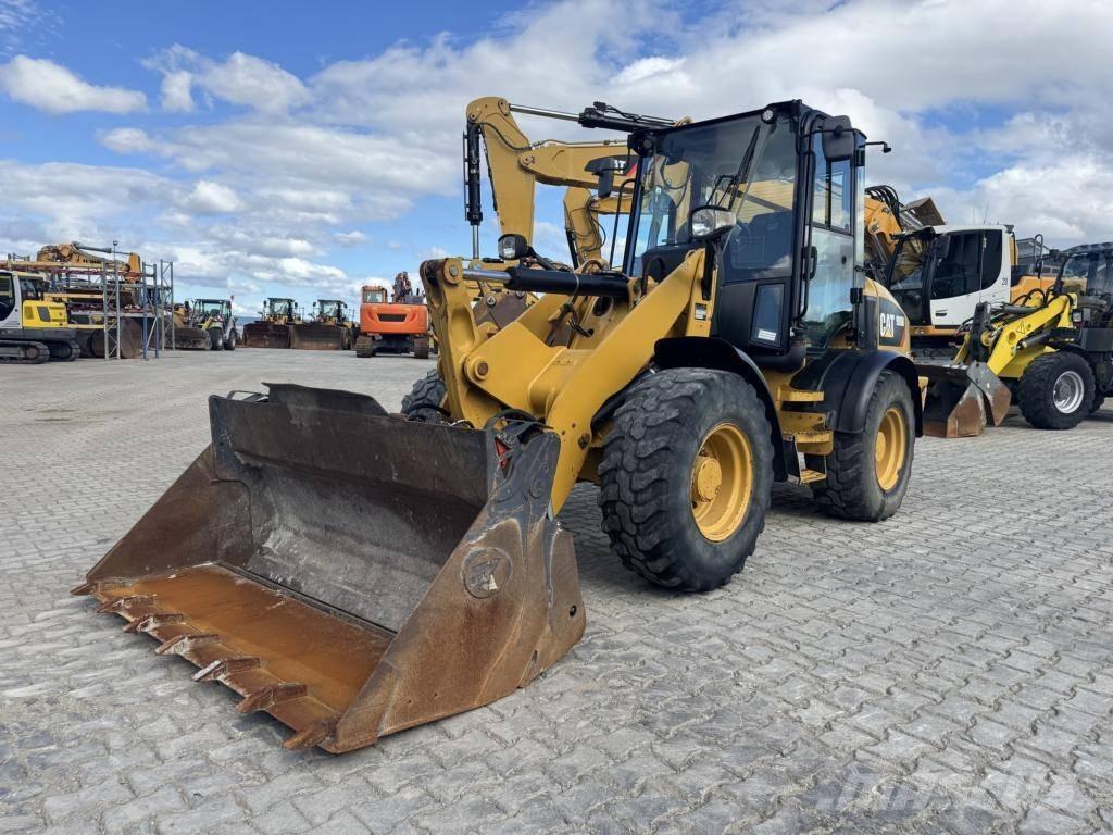 CAT 908M Pyöräkuormaajat