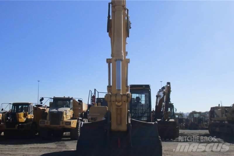 Komatsu PC450LC Minikaivukoneet < 7t
