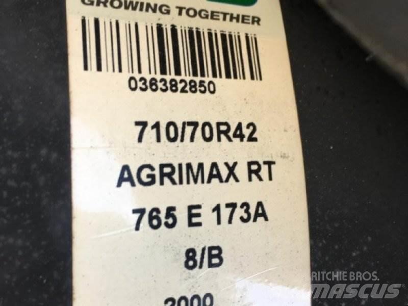 BKT 710/70 R 42 Renkaat ja vanteet