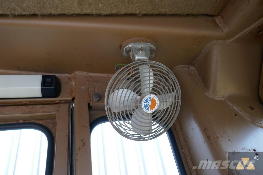 CAT 130G Tiehöylät