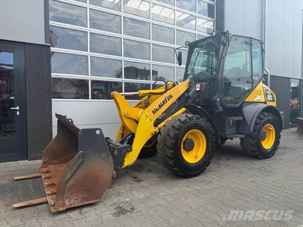 Komatsu WA80-6 Pyöräkuormaajat