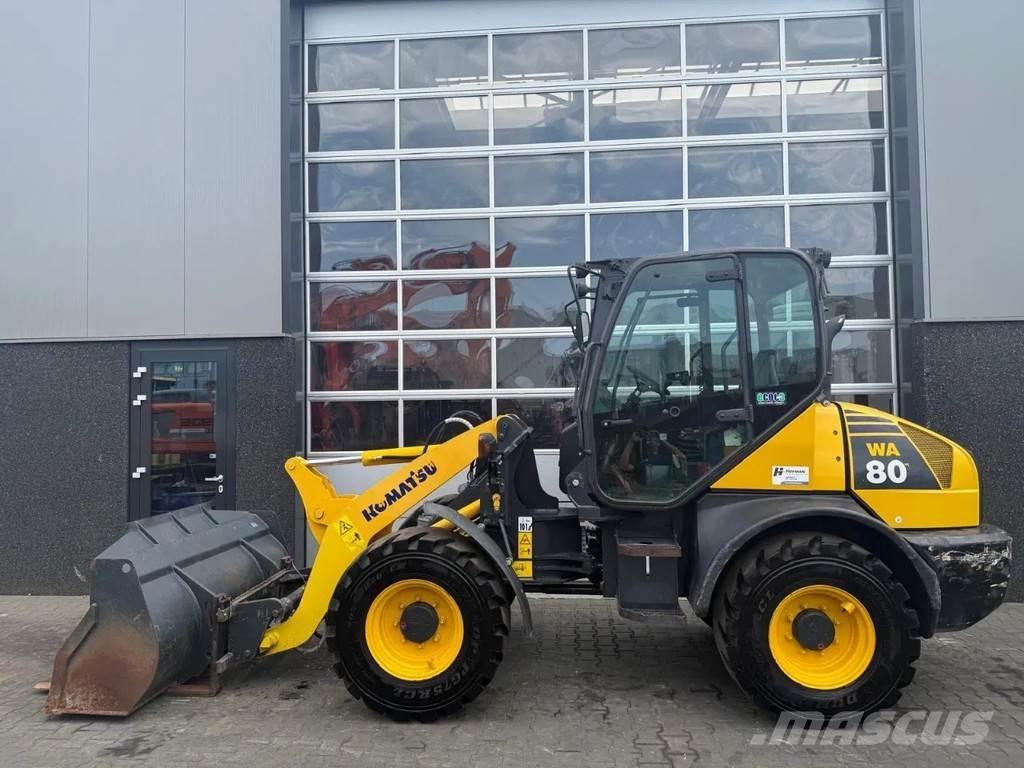 Komatsu WA80-6 Pyöräkuormaajat
