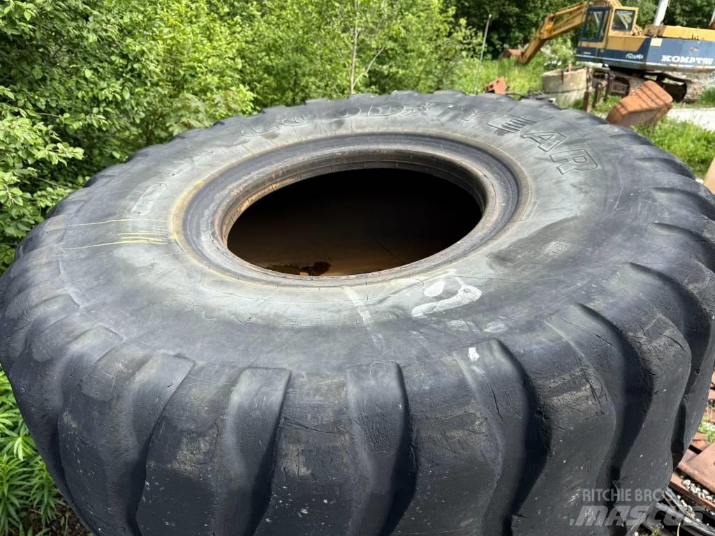 Goodyear 23,5R25 Renkaat ja vanteet