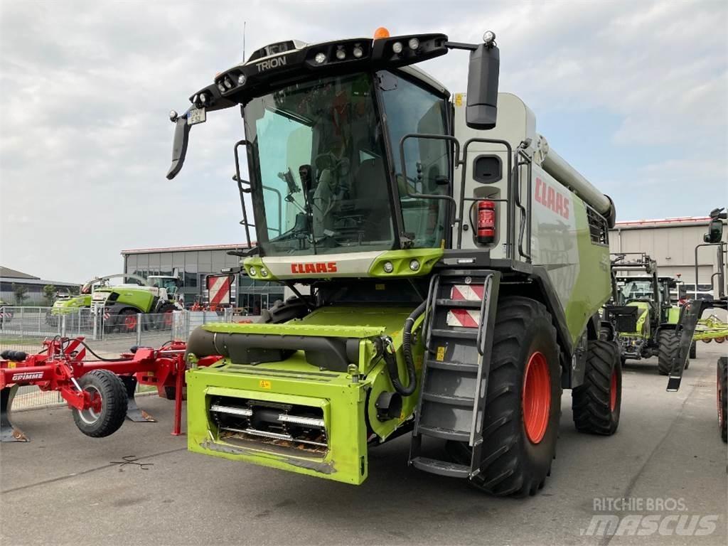 CLAAS Trion 520 Leikkuupuimurit