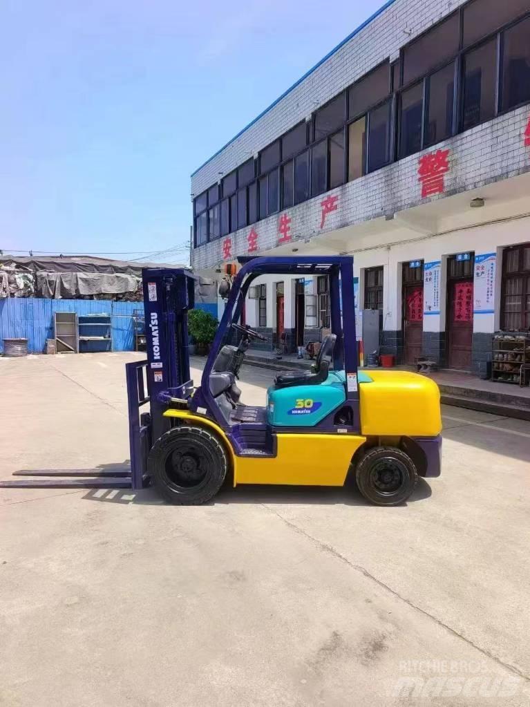 Komatsu FD 30 Dieseltrukit