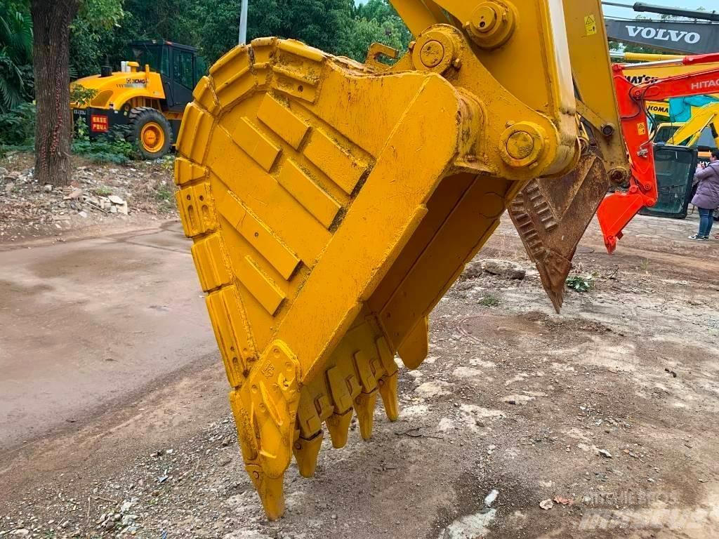 CAT 323 D L Telakaivukoneet