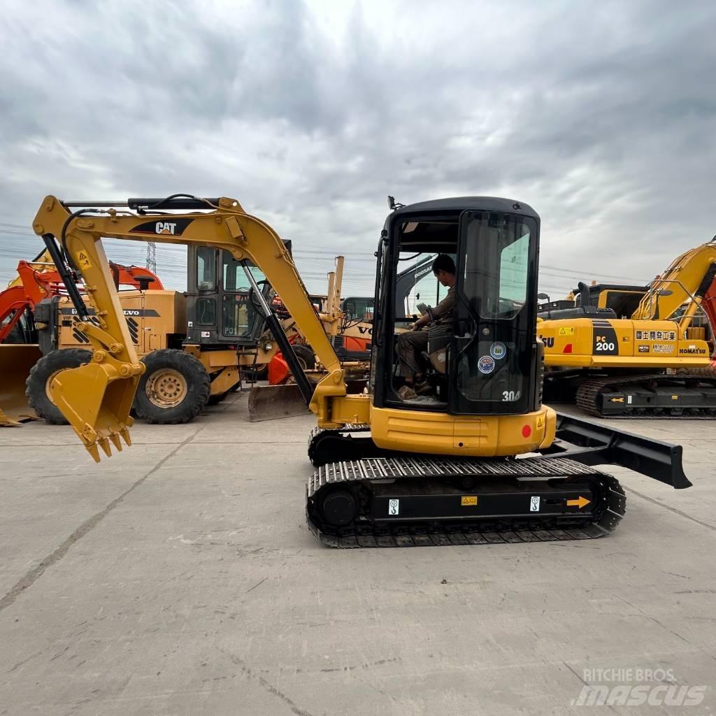 CAT 304 Telakaivukoneet