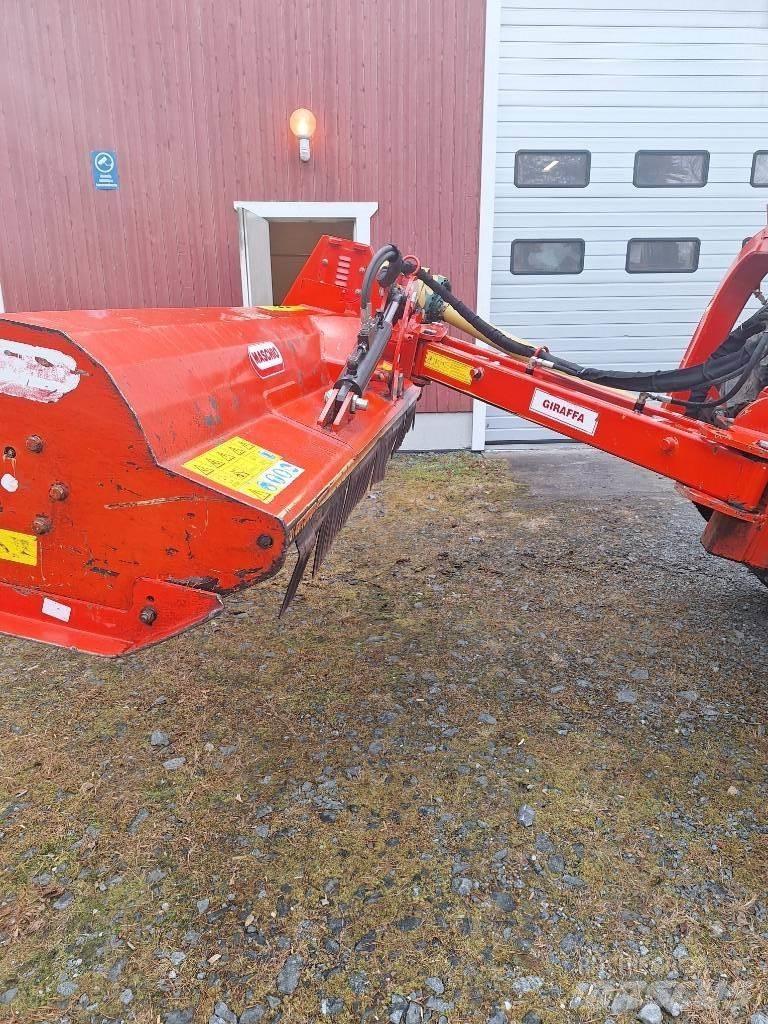 Maschio Giraffa 210 Kesantoleikkurit ja -murskaimet