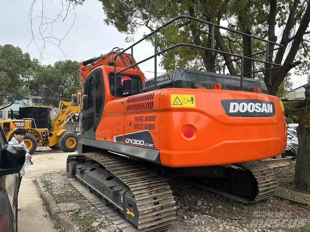 Doosan DX300LC-9c Telakaivukoneet