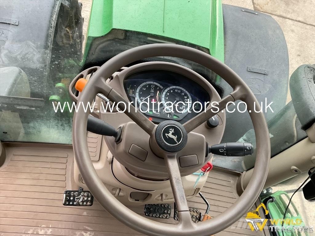 John Deere 6215 R Traktorit