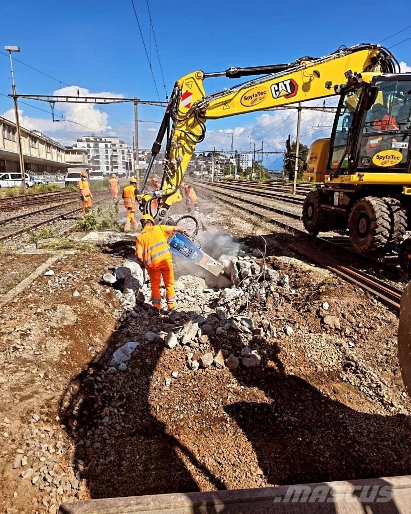 CAT 323 Rail Erikoiskaivinkoneet