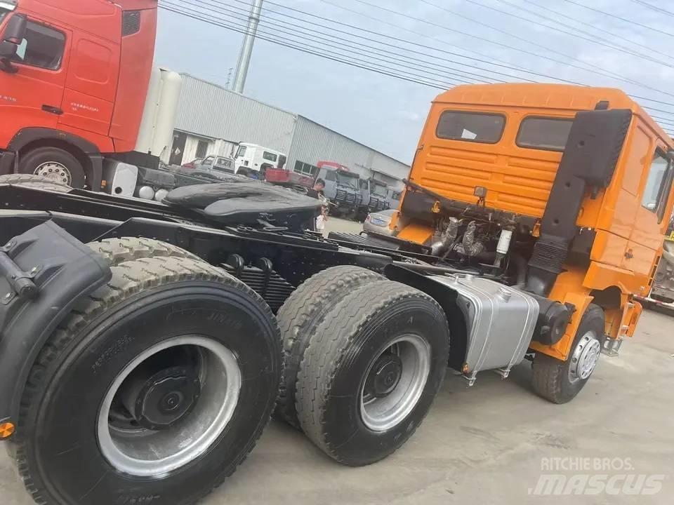 Shacman F3000 6X4 Vetopöytäautot