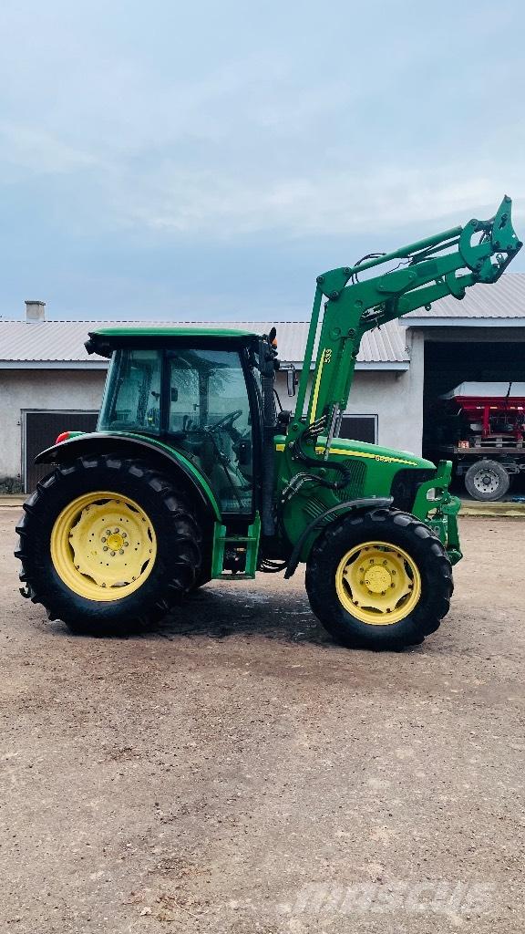 John Deere 5820 Traktorit