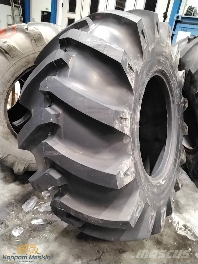 Nokian Trs 30,5-32 Renkaat ja vanteet