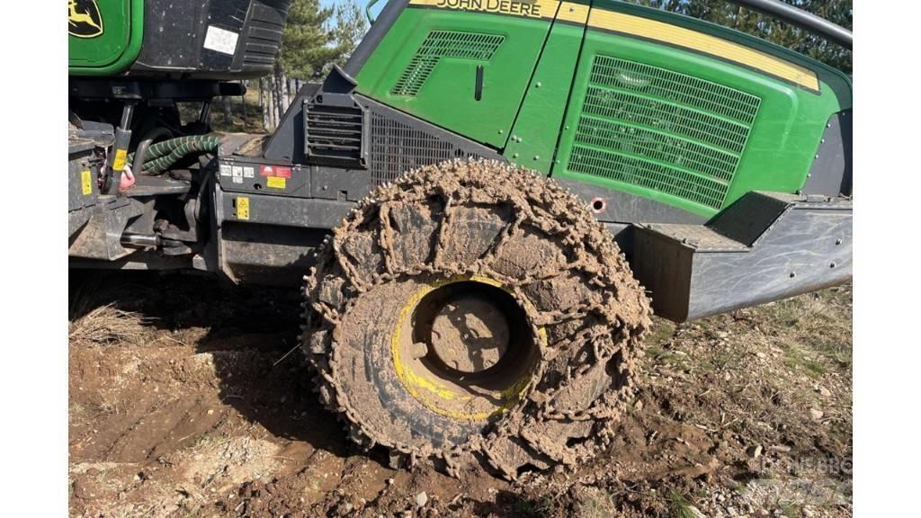 John Deere 1070 G Harvesterit