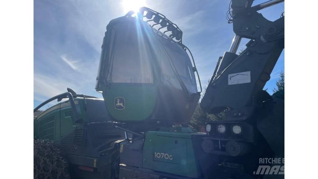 John Deere 1070 G Harvesterit