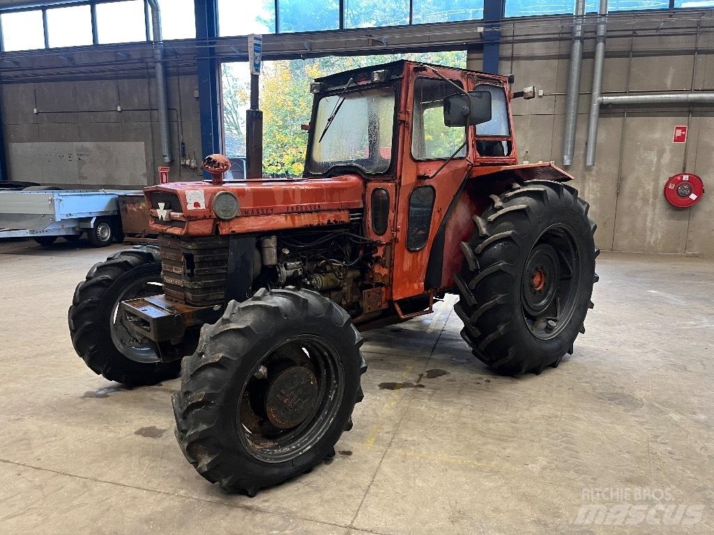 Massey Ferguson 168 Traktorit