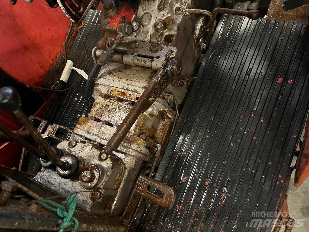 Massey Ferguson 168 Traktorit