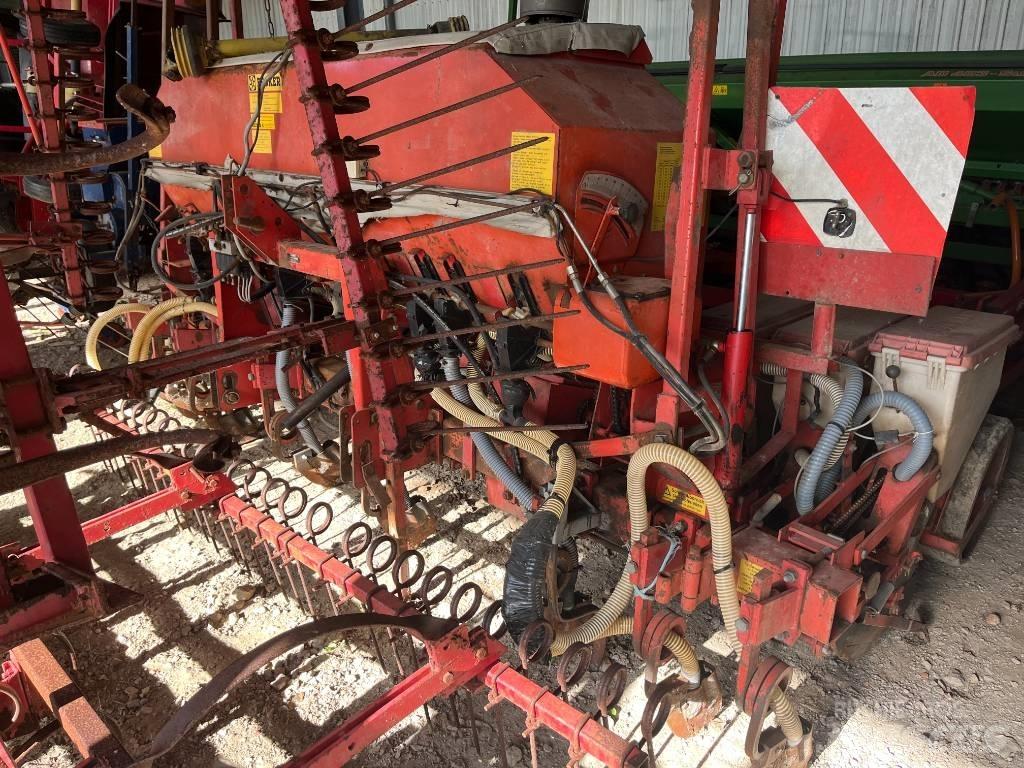  Becher AEROMAT 8Z Tarkkuuskylvökoneet