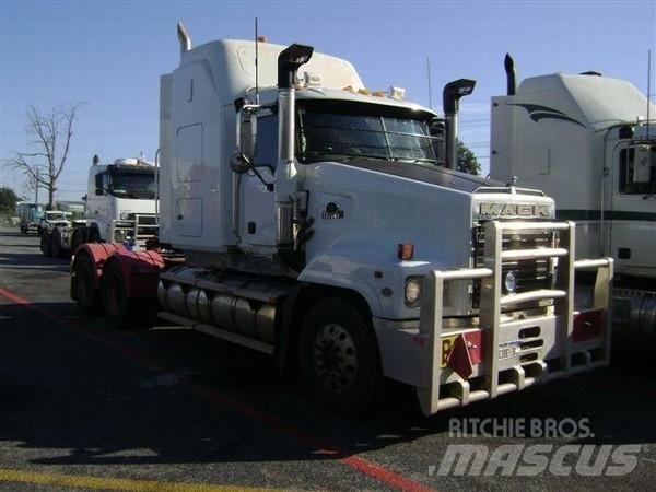 Mack Trident Vetopöytäautot