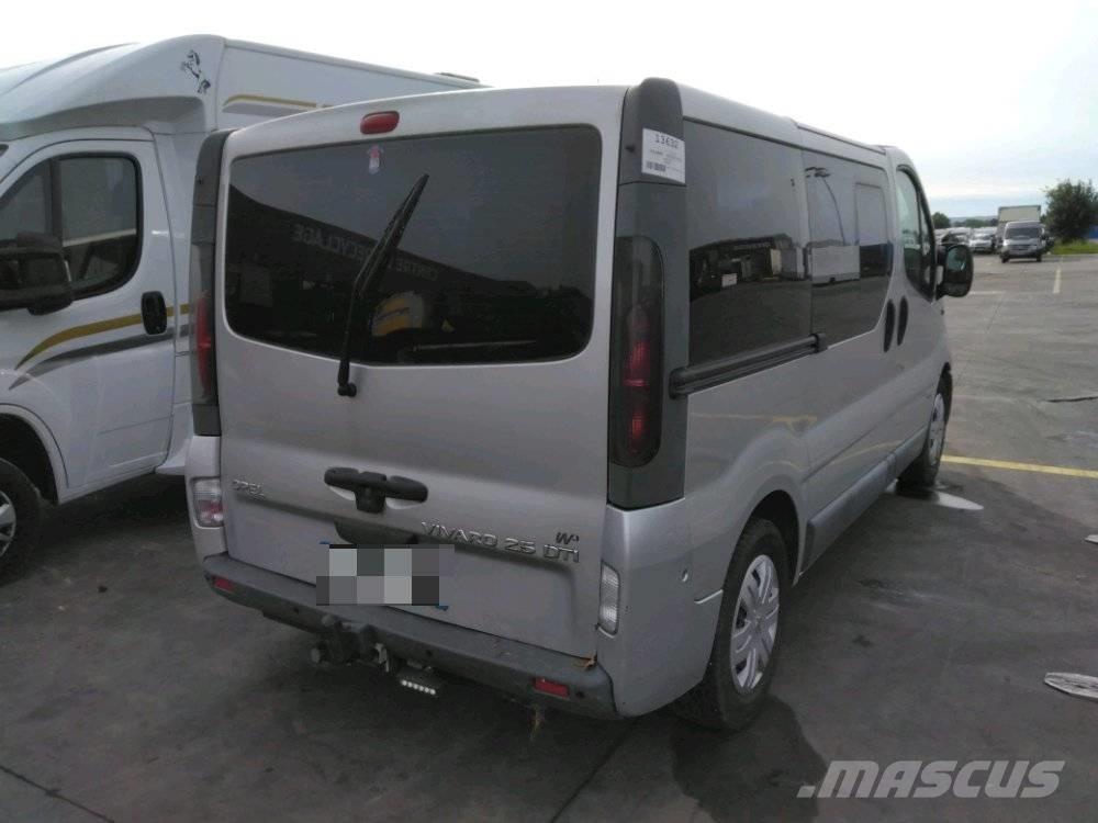 Opel Vivaro 1 Minibussit