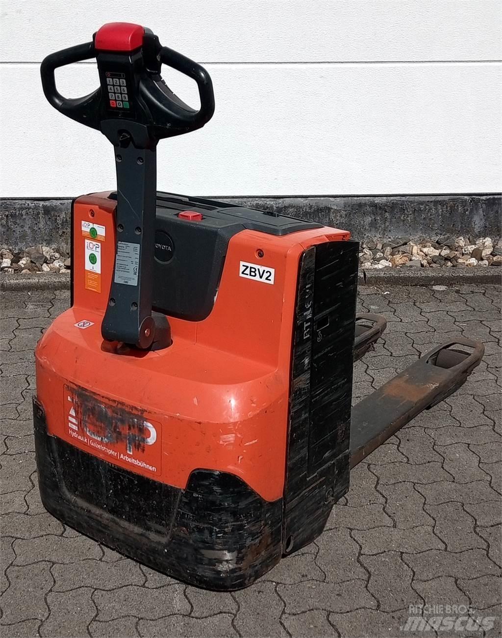 Toyota LWE 160 Lavansiirtotrukit