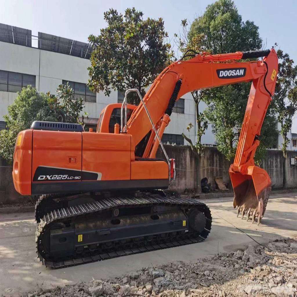 Doosan DX225LC-9C Telakaivukoneet