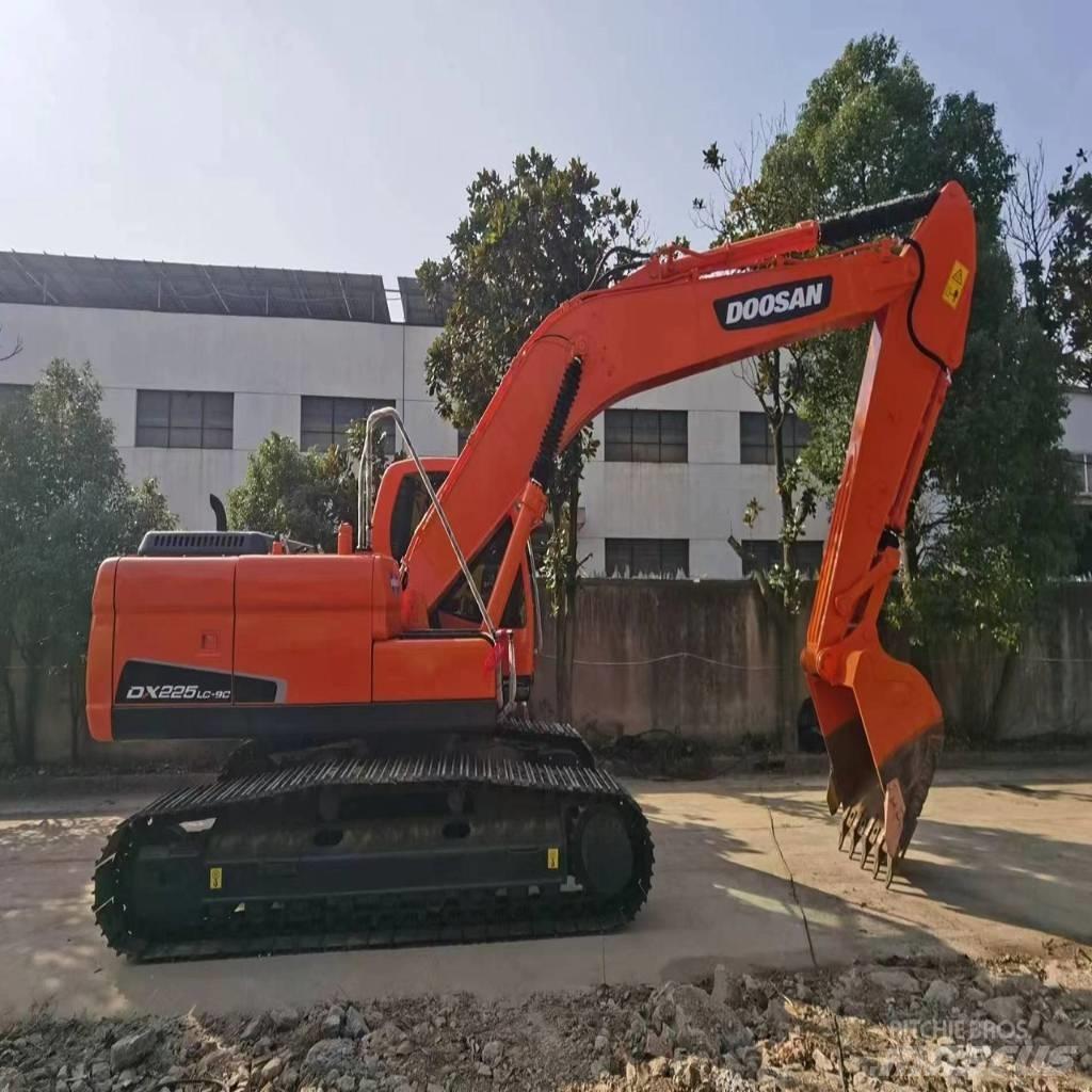 Doosan DX225LC-9C Telakaivukoneet