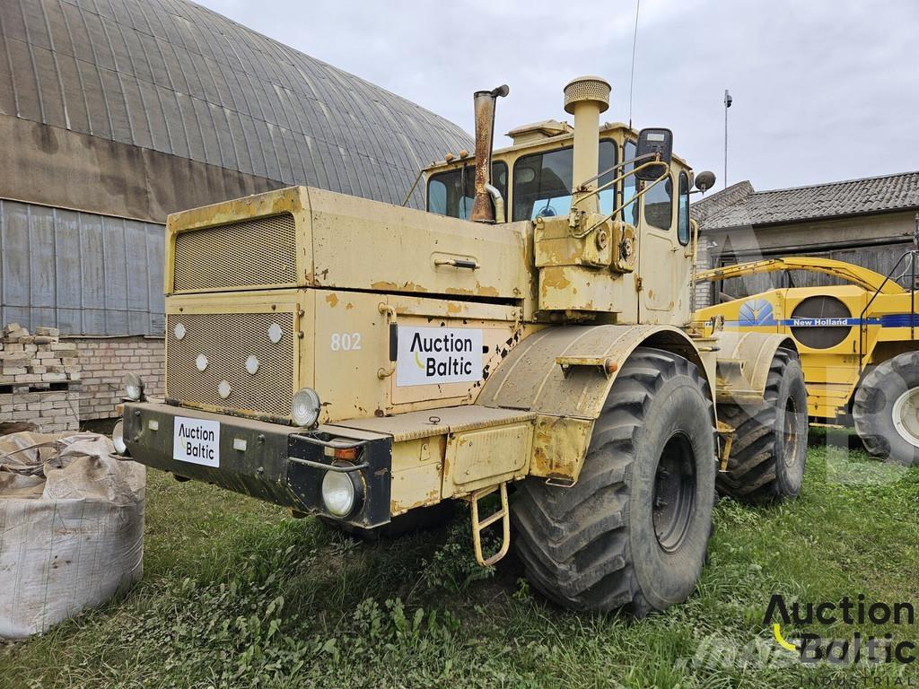  Kirovec K-701 Traktorit