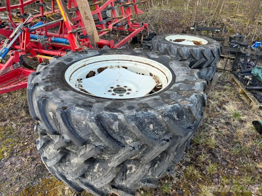 New Holland TS110 Traktorit