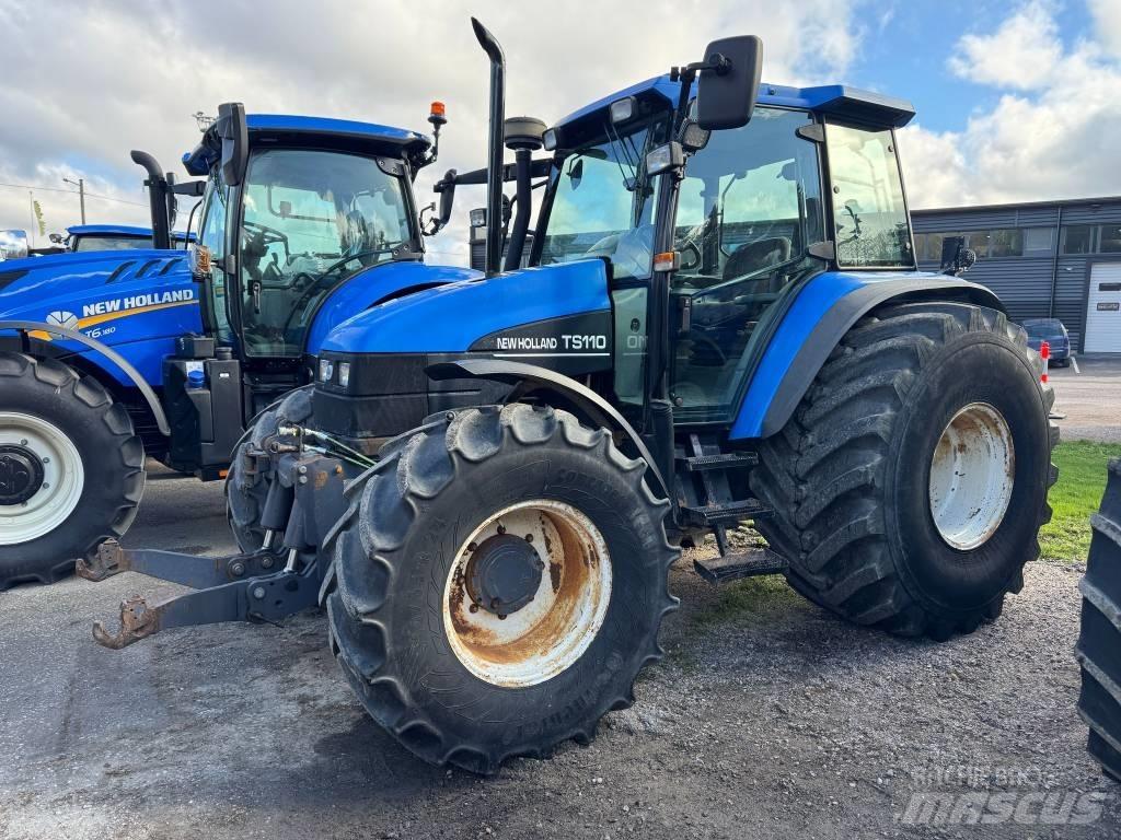 New Holland TS110 Traktorit