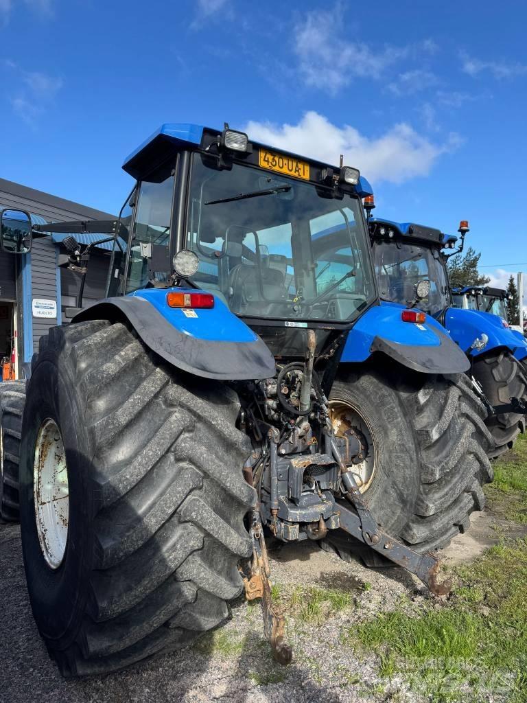 New Holland TS110 Traktorit