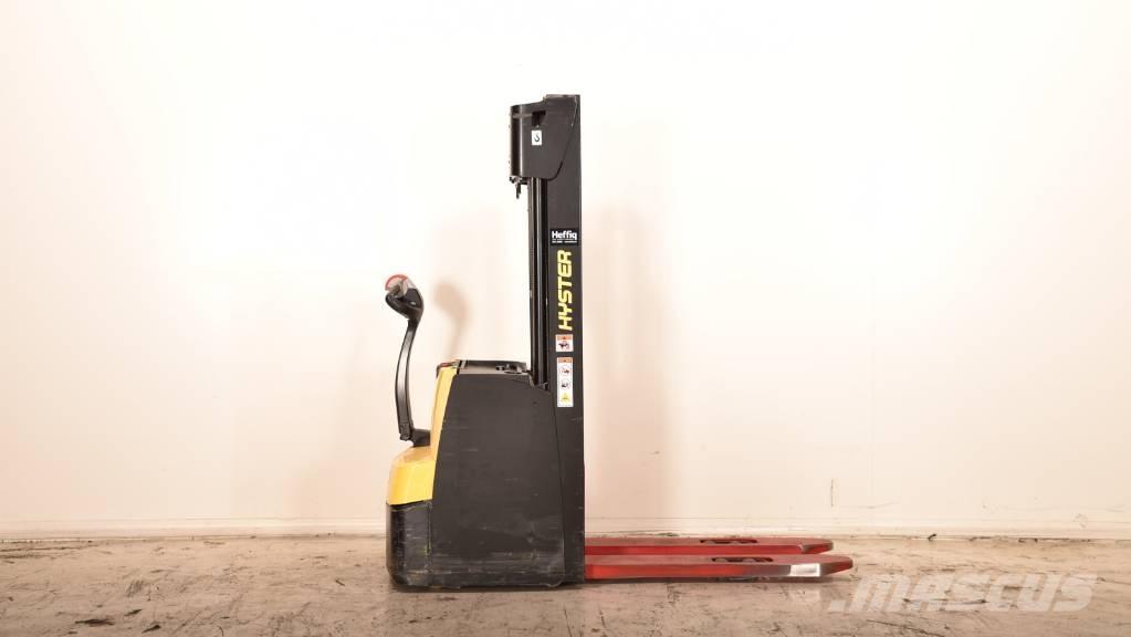 Hyster S 1.6 Käyden ajettavat pinoamistrukit