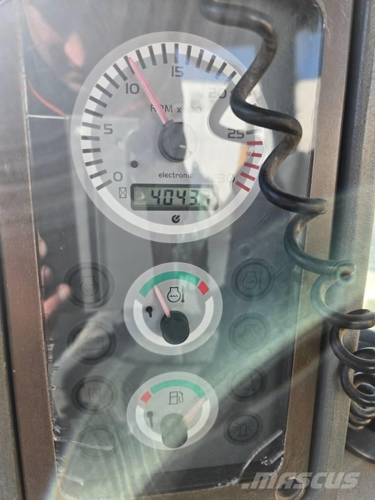 Komatsu WB 97 R-5EO Kaivurikuormaajat