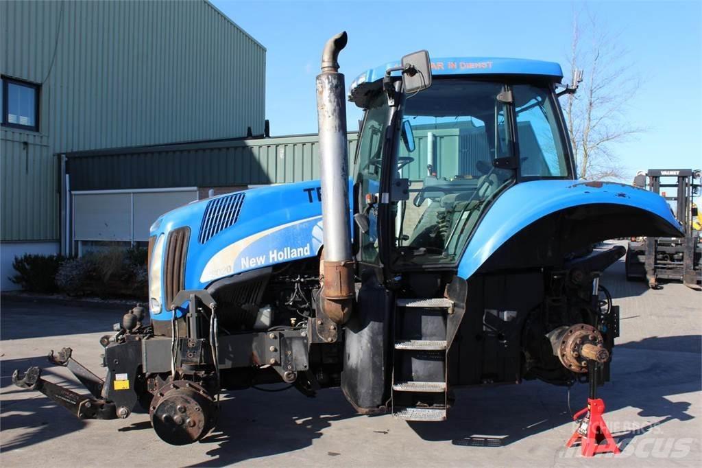 New Holland T8020 Traktorit